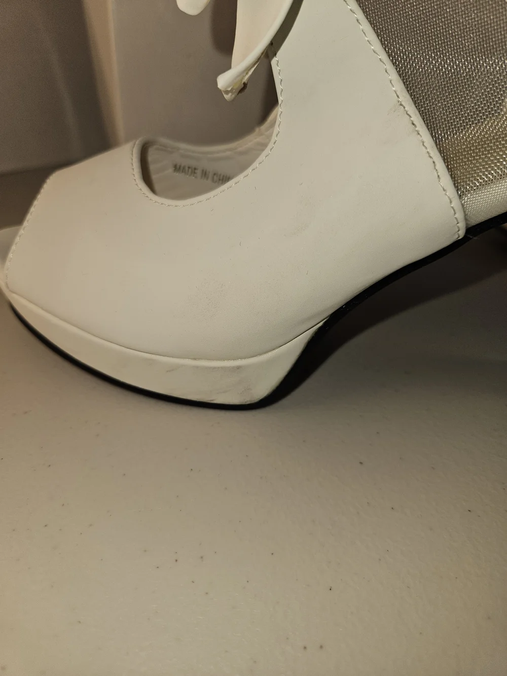 Women’s White Peep-Toe Bow Platform Heels Size 9 EURO 40